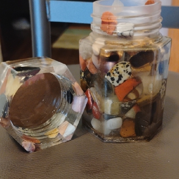 Colorful Stone Resin Container - Picture 5 of 8